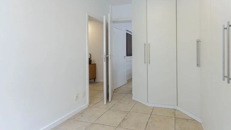 Imagem Apartamento Lagoa - 79M², 2 Dorms, 1 Suíte, 1 Vaga Demarcada, Armários.
