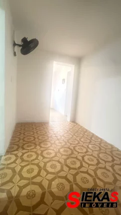 Imagem Casa Comercial para Locação em São Paulo-SP na Chácara Mafalda: 6 salas, 1 banheiro, 4 vagas de garagem e 150m² de área.