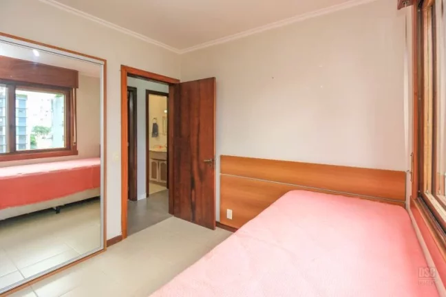 Imagem Cobertura com 3 Quartos à Venda, 200 m² em Auxiliadora - Porto Alegre