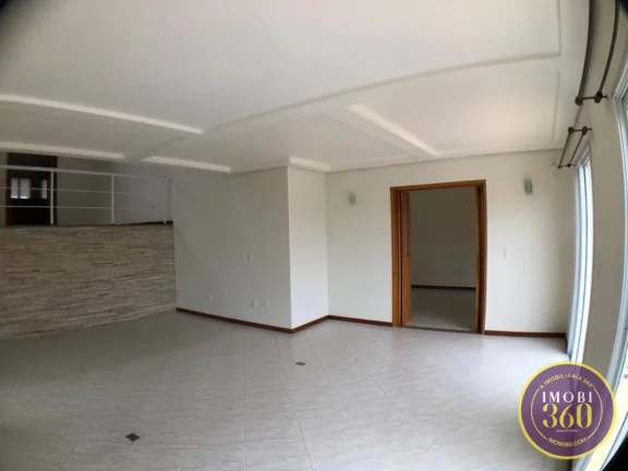 Imagem Linda e espaçosa casa assobradada.
