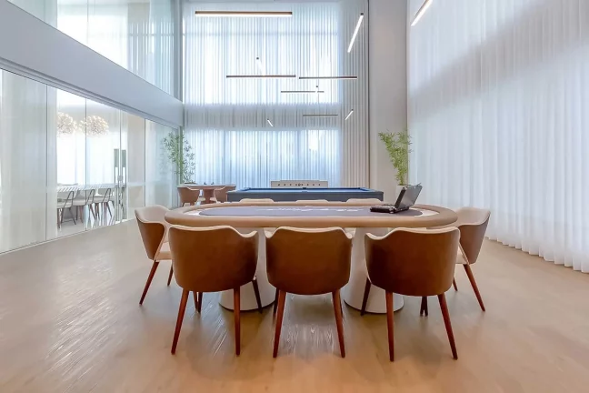 Imagem Apartamento vista mar e andar alto! Com 4 suítes e 3 vagas no Bairro Pioneiros em Balneário Camboriú