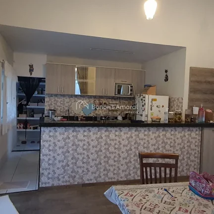 Imagem Linda casa em condomínio fechado em Barão Geraldo. A residência possui quatro suítes, dois banhe...