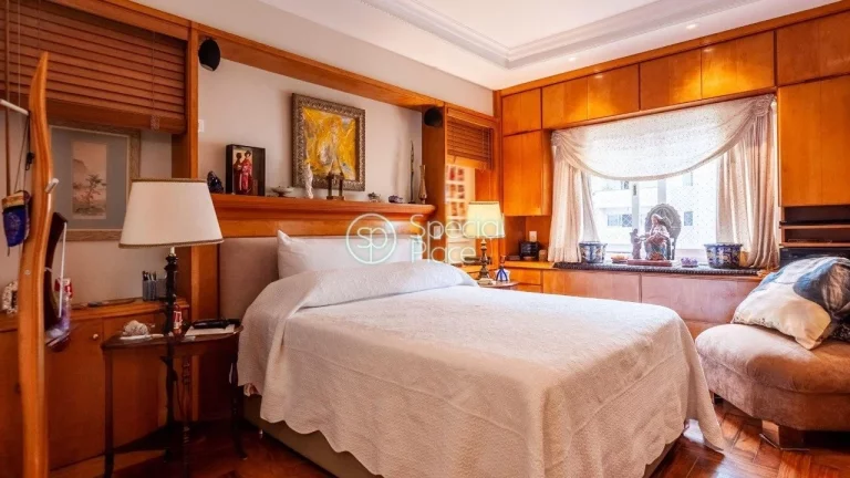 Imagem Ótimo apartamento à venda no Itaim: - Área: 138m² - 03 dormitórios - 01 suíte - com hidro - 01...