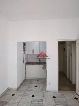 Imagem Apartamento com sala e quarto na primeira quadra da praia,proximo a todo comércio de icarai,como bancos,farmacias,super mercados,a quarenta metros da
