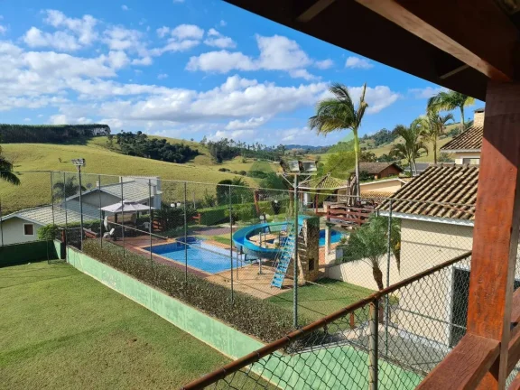 Imagem Linda Casa à Venda em Condomínio Beira Represa Piracaia