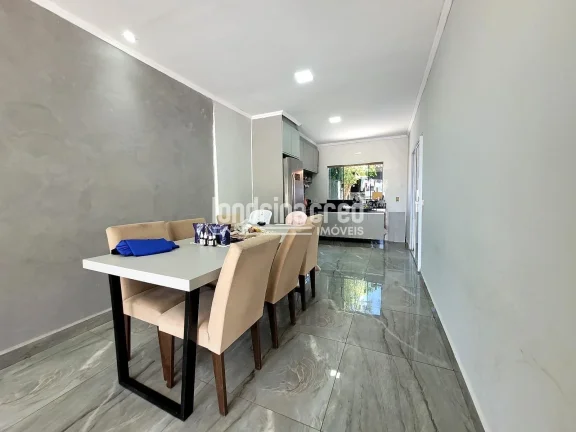 Imagem Casa no Jardim São Vicente Palotti com 3 dormitórios (1 suíte), sala ampla, cozinha, 2 banheiros, 3 vagas de garagem e 165m² construídos em terreno de 250m²