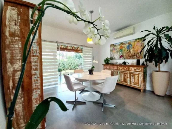 Imagem Casa com 3 dormitórios à venda, 181 m² por R$ 1.350.000 - Granja Viana.