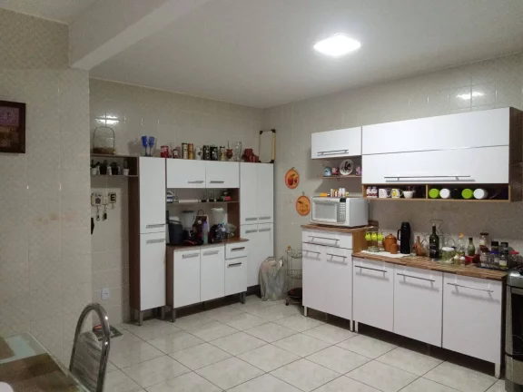 Imagem VENDO ESTA LINDA CASA NO CENTRO DO CÔNEGO. NOVA FRIBURGO RJ.
