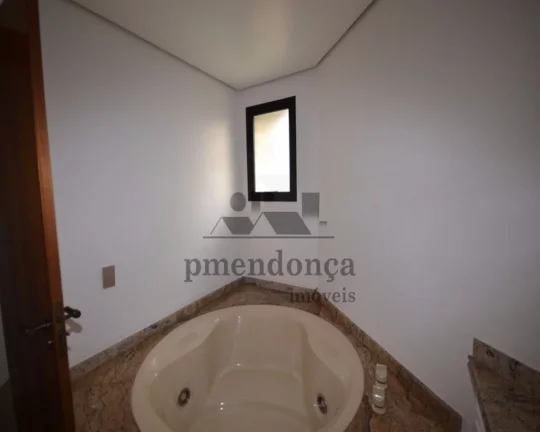 Imagem Apartamento amplo e iluminado. Living para 03 ambientes com lareira, terraço gourmet e piscina. Coz...