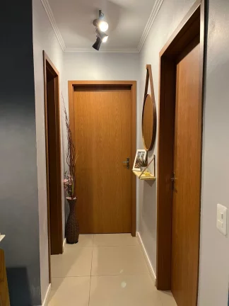 Imagem Apartamento com móveis planejados, andar alto, vista livre e localização privilegiada de Campo Bo