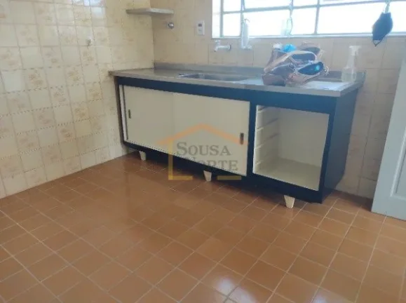 Imagem São 2 imóveis, um sobre o outro, exatamente iguais, cada um com 2 dormitórios, sala, varanda, coz...
