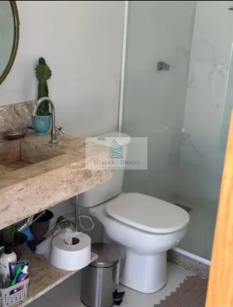 Imagem Casa à venda em Maricá-RJ: 2 quartos, 1 sala, 3 banheiros, 5 vagas de garagem, 141 m² no Jardim Atlântico Leste. Venha conferir!