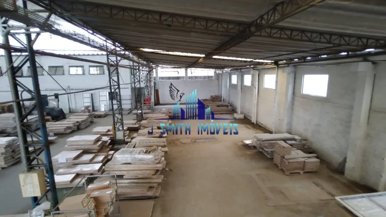 Imagem GALPÃO INDUSTRIAL. AC. 1.600m² DE CONSTRUÇÃO. 2 DOCAS