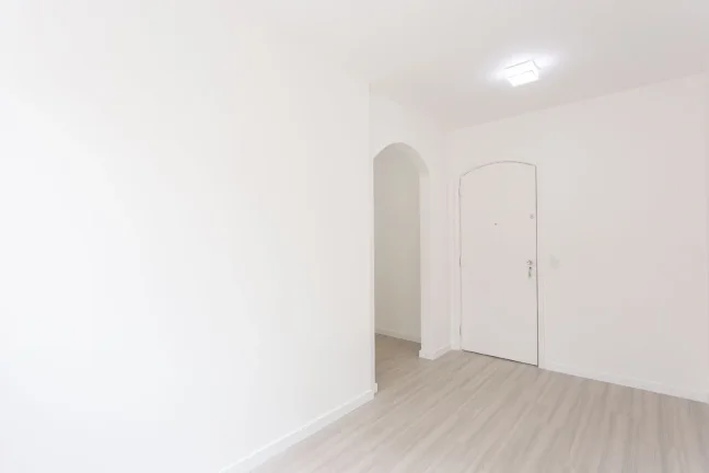 Imagem Apartamento Reformado 30M², 1Q, 1 Banheiro, 1 Vaga, Sol da Manhã, Churrasqueira, Salão de Festas.