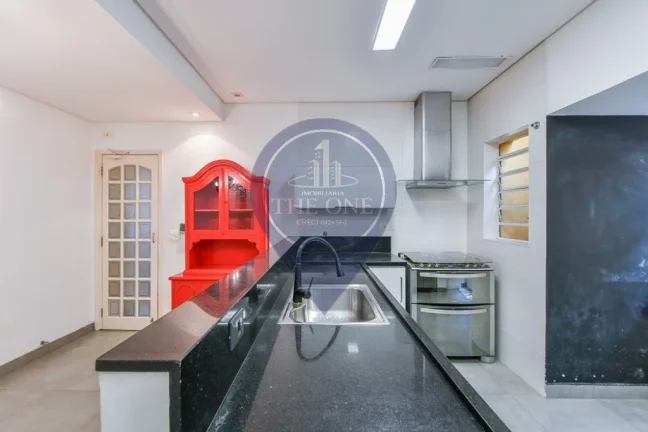 Imagem Casa de luxo na Vila Mariana: 4 quartos, 4 suítes, 2 salas, 6 banheiros, 2 vagas de garagem, 257m² - São Paulo-SP