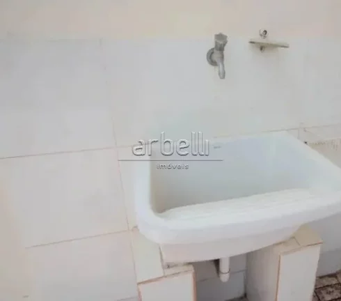 Imagem Casa térrea com 177 M², 2 dormitórios, banheiro com gabinete no lavatório e box em vidro, ampla ...