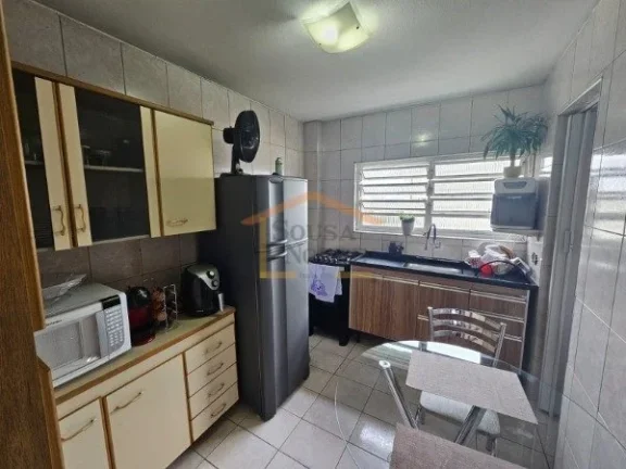 Imagem Apartamento de 73m², com 2 dormitórios e 2 banheiros, localizado em andar alto, com janelas amplas...