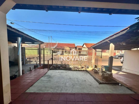 Imagem Casa com 3 dormitórios, 220 m² - venda por R$ 350.000,00 ou aluguel por R$ 2.500,00/mês - Alvorada - Araporã/MG