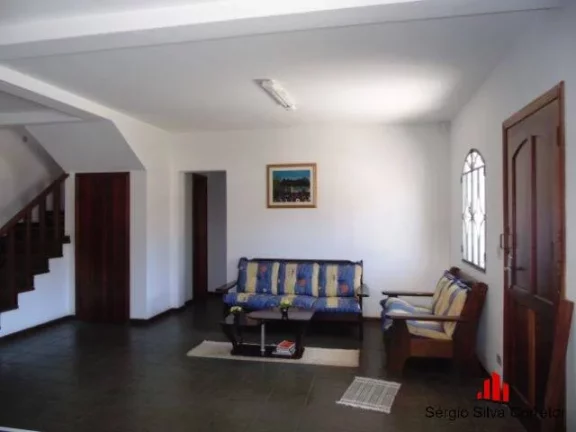 Imagem Casa a venda com 03 quartos na Região do Portal de Campos do Jordão.