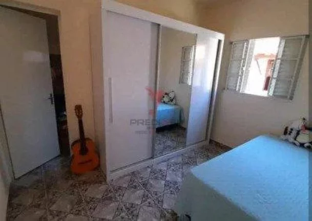 Imagem Casa com 3 Quartos, área de serviço, quintal,, 3 vagas de garagem. Vila dos Comerciários