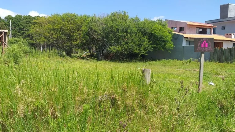Imagem Terreno à venda em Garopaba-SC, no bairro Pinguirito, com 265,00 m² - Imperdível!
