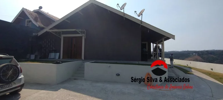 Imagem Casa a Venda Localizado na Região da Nova Suiça em Campos do Jordão -SP.