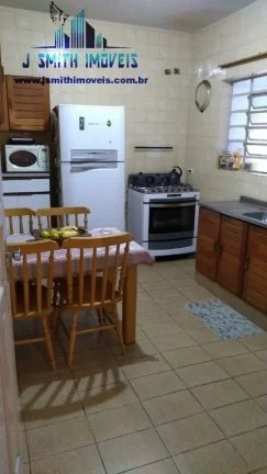 Imagem CASA TÉRREA NO CENTRO DE COTIA, EM TERRENO 320m² AO LADO DE COMÉRCIO
