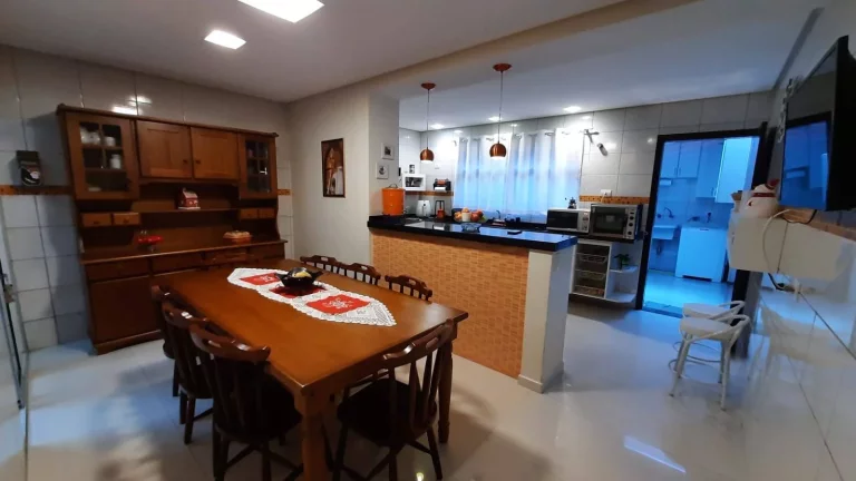Imagem Sobrado 175 m² 3 domitorios 4 Vagas Estuda Permuta menor Valor no Litoral