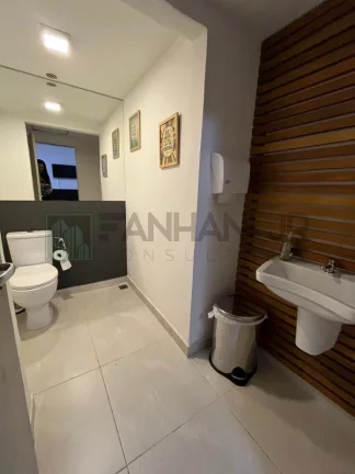 Imagem Casa comercial à venda em São Paulo-SP, no Jardim Guedala: 4 salas, 5 banheiros, 8 vagas, 402m². Aproveite!