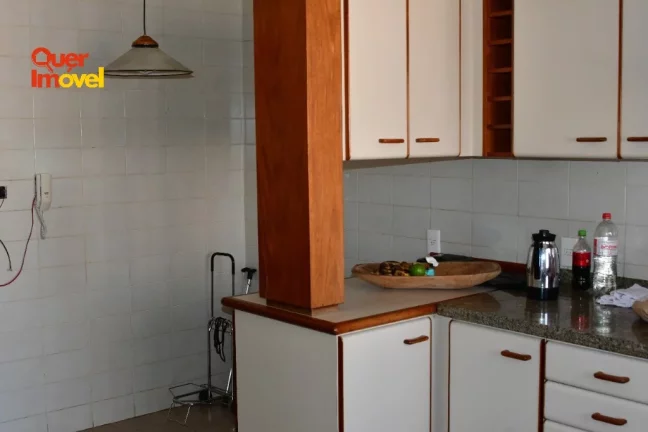 Imagem Imperdível oportunidade: Apartamento à venda com 4 quartos, 1 suíte e 215m² no Centro de Ribeirão Preto-SP!