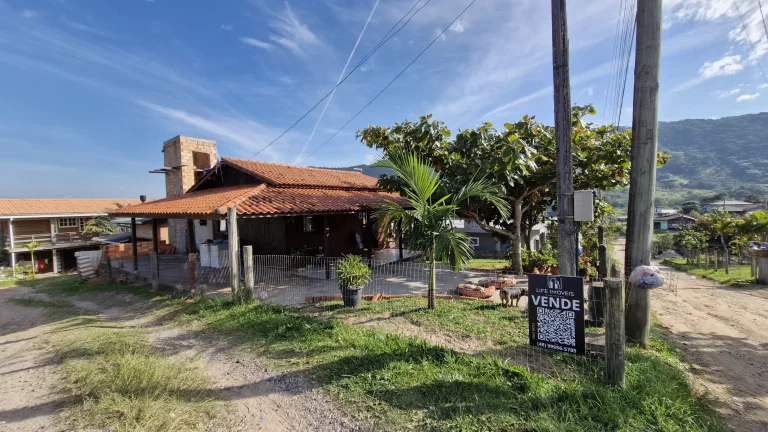 Imagem Imperdível: Casa à venda no Bairro Ambrósio em Garopaba-SC!