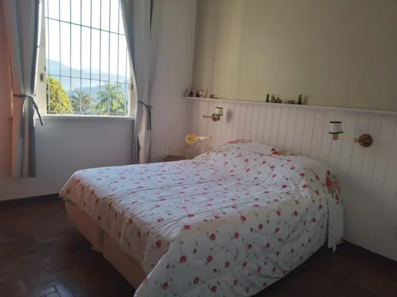 Imagem Casa para Venda em Teresópolis / RJ no bairro Golfe