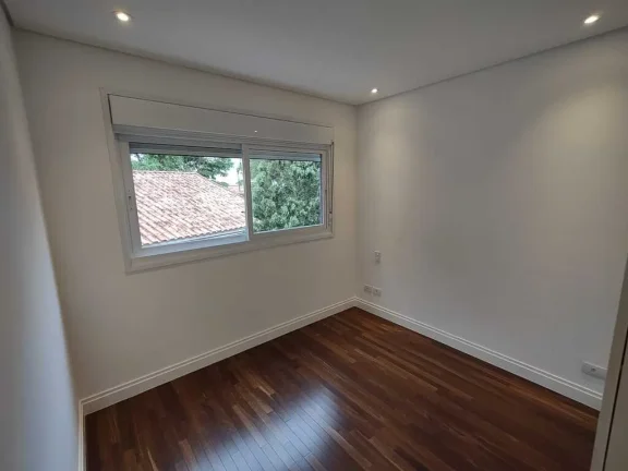 Imagem Casa Duplex 324,87M², 4Q, 4 Suítes, 7 Banheiros, 3 Vagas, Academia, Segurança 24h, Jardim, Portaria, Praça.