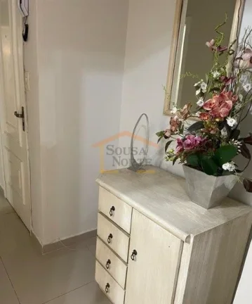 Imagem Apartamento reformado, 1 dormitório, com armários, sala ampla, cozinha com armários, banheiro, se...