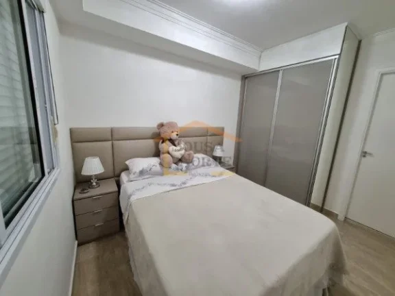 Imagem Um lindo apartamento em porcelanato, todo mobiliado, 1 dormitório, sala, sacada com vidros e persia...