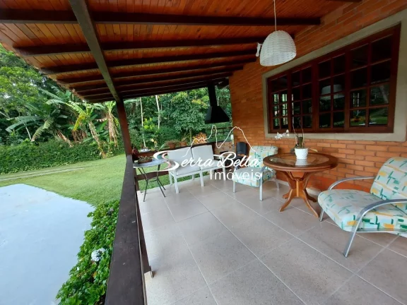 Imagem Casa com 3 dormitórios à venda, 160 m² por R$ 950.000,00 - Albuquerque - Teresópolis/RJ