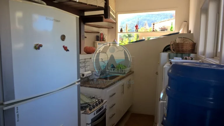 Imagem Casa em Condomínio à Venda em Ubatuba-SP: 4 Quartos, 2 Suítes, 151m² - Bairro Horto Florestal