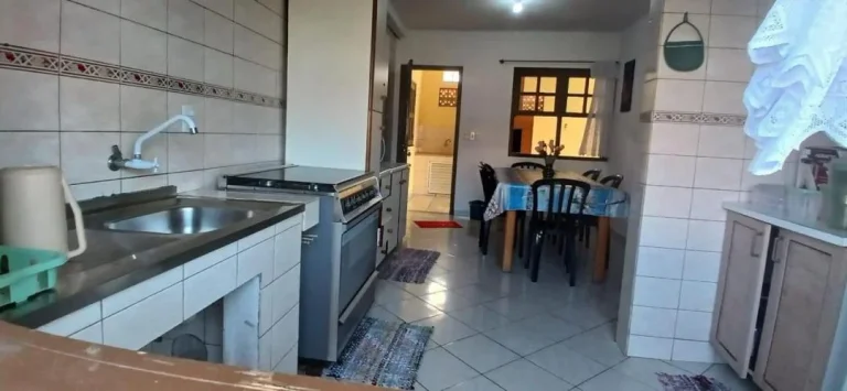 Foto do imóvel: Imóvel à Venda em Itapoá-SC, Bairro Itapema do Norte - Prédio com 03 Apartamentos Mobiliados