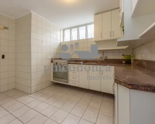 Imagem Apartamento Higienópolis com 130m² reformado, 3 quartos ( 1 suíte ) e 1 vaga.