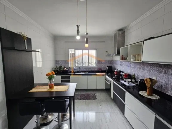 Imagem Sobrado com 85 m², 2 dormitórios, sendo 2 suítes, sendo uma com varanda, 3 banheiros no total, sa...