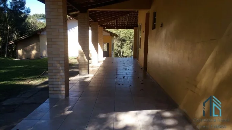 Imagem Chácara ótima localização a venda 02 casas, piscina, açude, salão de festas, em Mandirituba PR