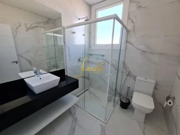 Imagem Sobrado finamente mobiliado e decorado beira de lago