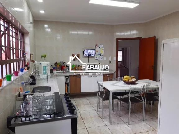 Imagem CASA À VENDA COM 3 DORMITÓRIOS, SENDO 1 SUÍTE/CLOSET NA VILA TRUJILLO, SOROCABA-SP