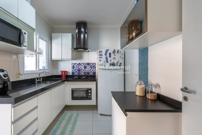 Imagem Sobrado, espaçoso, reformado, clean, amplo quintal, ótimo condomínio
Exclusivo pra você!
No anda...