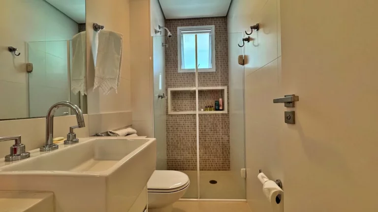 Imagem Apartamento pé na areia à venda na Riviera de São Lourenço Módulo 07: 3 quartos, 3 suítes, 3 salas, 3 vagas de garagem - 161,85m².