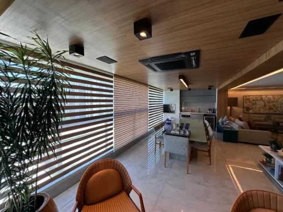 Imagem A 5ª Avenida Imóveis apresenta essa exclusiva e bem decorada unidade de 3 Suites + gabinete no CONDOMÍNIO BARRA PORTO no melhor ponto da BARRA: