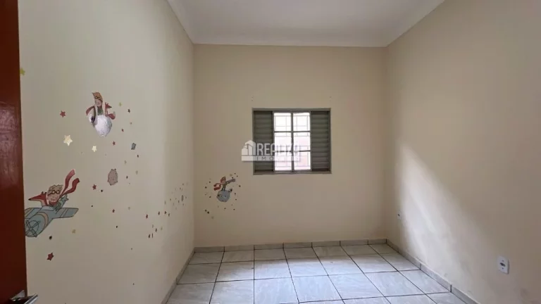 Imagem Casa padrão à venda no Jardim Nenê Gomes, Uberaba - 3 dormitórios, 1 suíte