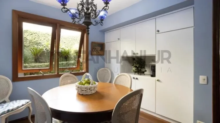 Imagem Deslumbrante casa à venda em São Paulo-SP, no Jardim Guedala: 3 quartos, 3 suítes, 4 salas, 5 banheiros, 4 vagas de garagem, 365m².