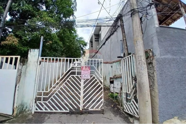 Imagem Casa para alugar com 2 quartos em Vila Valqueire