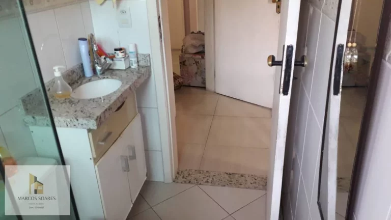Imagem Sobrado à venda em Osasco, Vila Yara, 152,300m2 com 4 quartos, 8 vagas de garagem